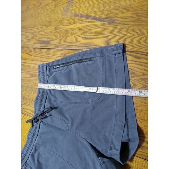 ATHLETA  Shorts Womens 6 GRAY Grey Preowned Summer Exercise Yoga Workout Running - Picture 3 of 9